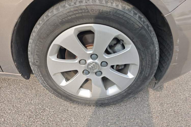 Used Buick Regal 2013 1.6T Automatic Elite Sport Edition Right Front Wheel Hub