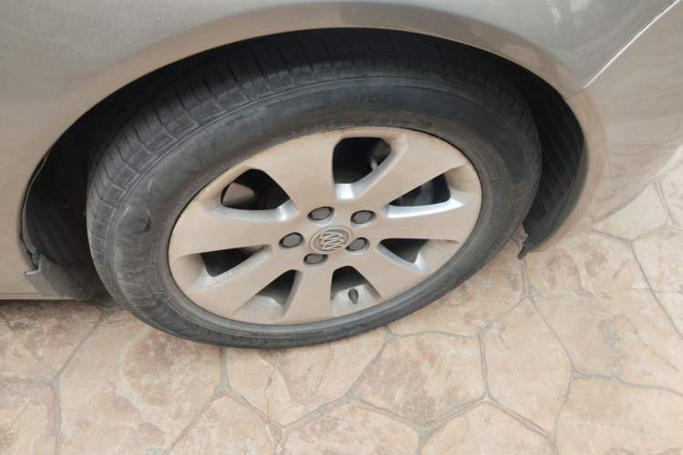 Used Buick Regal 2013 1.6T Automatic Elite Sport Edition Right Front Wheel Hub