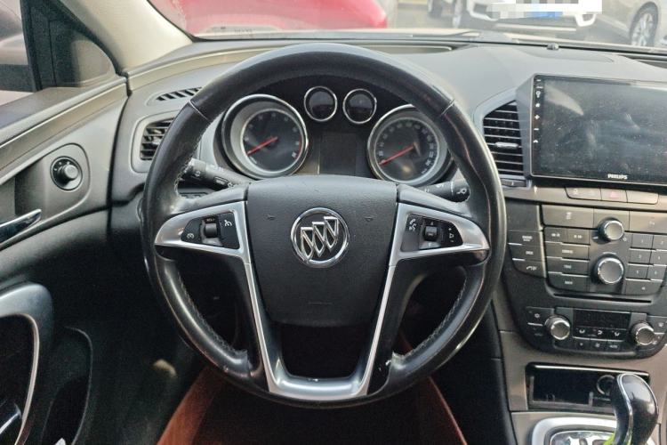 Used Buick Regal 2013 1.6T Automatic Elite Sport Edition Steering Wheel