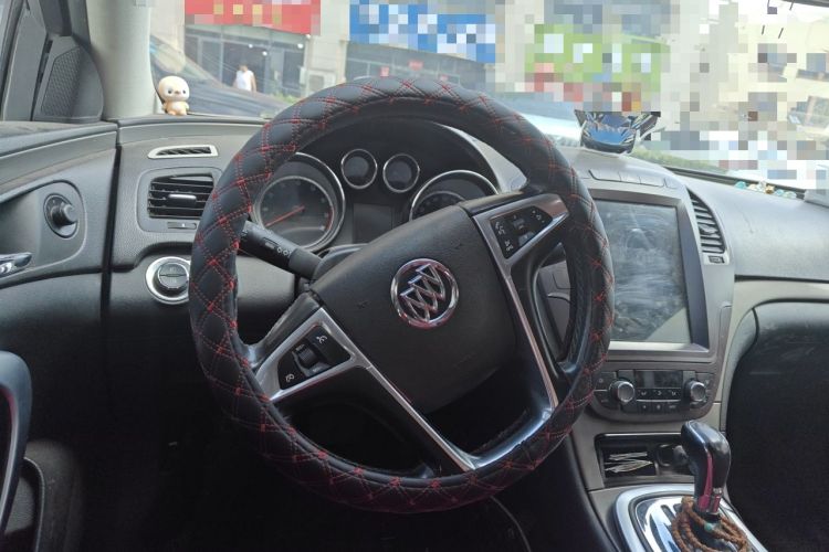 Used Buick Regal 2013 1.6T Automatic Elite Sport Edition Steering Wheel