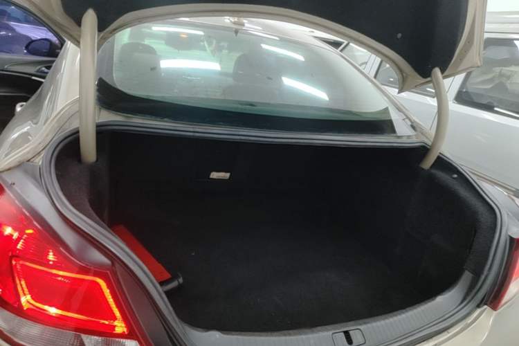 Used Buick Regal 2013 1.6T Automatic Elite Sport Edition Trunk