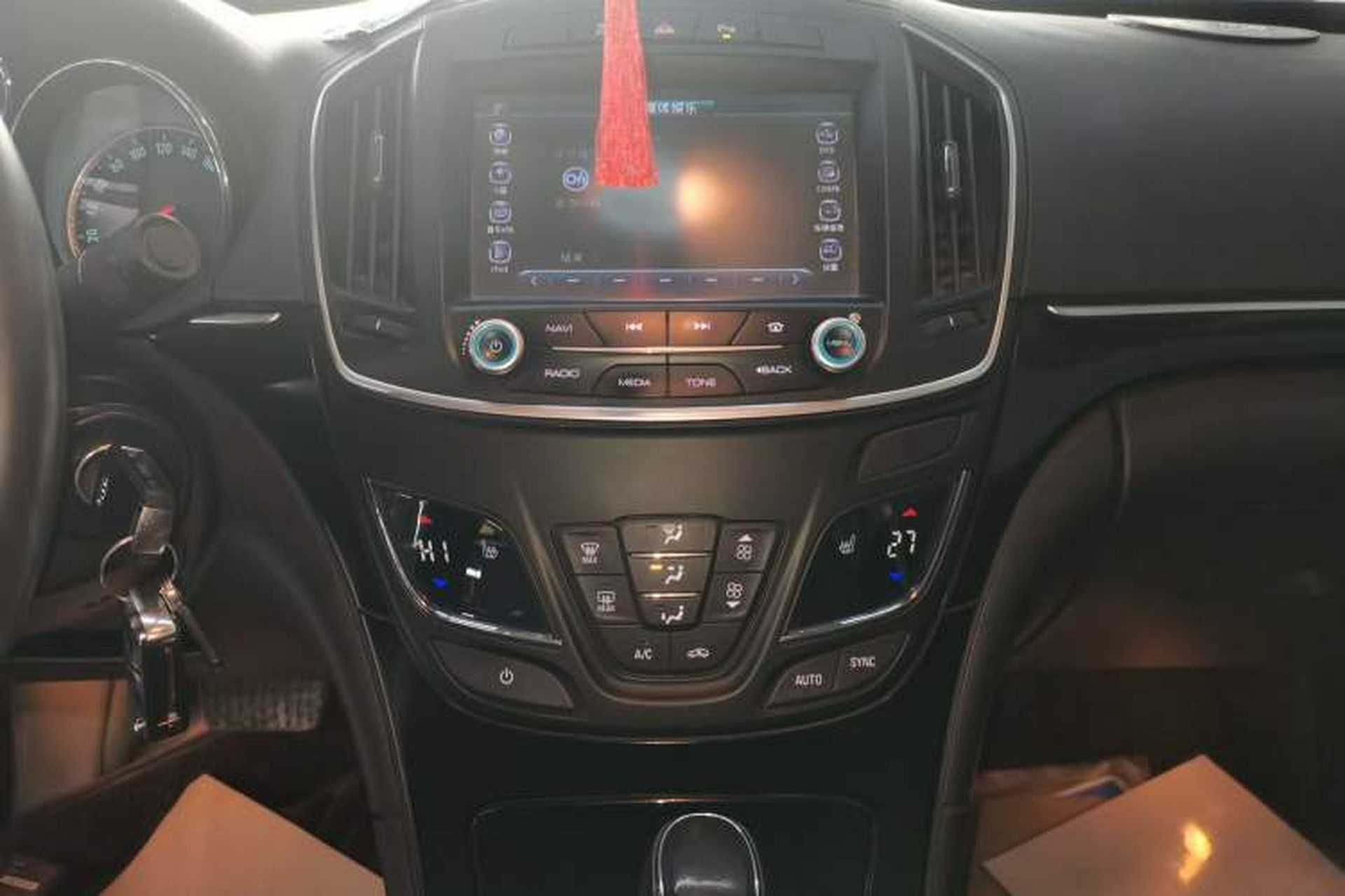 Used Buick Regal 2014 1.6T Fashionable Tech Edition Audio And AC Panel