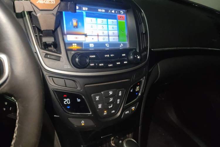 Used Buick Regal 2014 1.6T Fashionable Tech Edition Audio And AC Panel