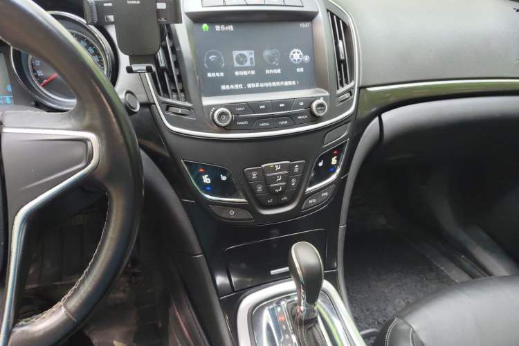 Used Buick Regal 2014 1.6T Fashionable Tech Edition Audio And AC Panel