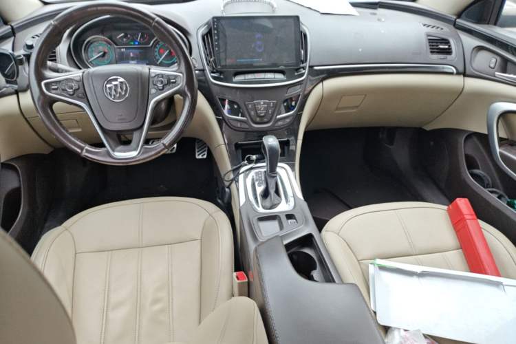 Used Buick Regal 2014 2.0L Elite Fashion Edition Center Console