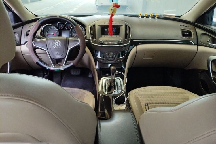 Used Buick Regal 2014 2.0L Leading Fashion Edition Center Console