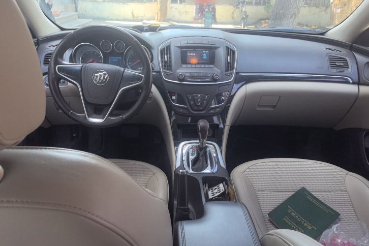 Used Buick Regal 2014 2.0L Leading Fashion Edition Center Console