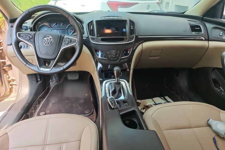 Used Buick Regal 2014 2.0L Elite Fashion Edition Center Console
