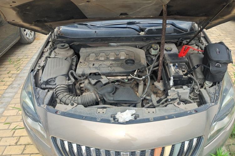 Used Buick Regal 2014 2.0L Leading Fashion Edition Engine Bay