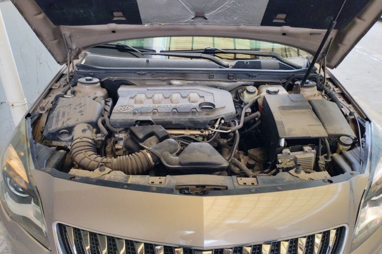 Used Buick Regal 2014 2.0L Leading Fashion Edition Engine Bay