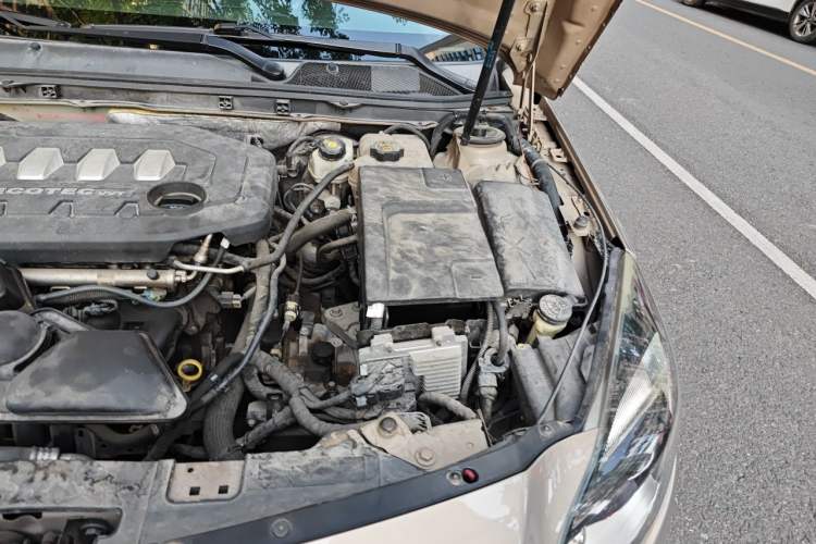 Used Buick Regal 2014 2.0L Leading Fashion Edition Engine Bay Left