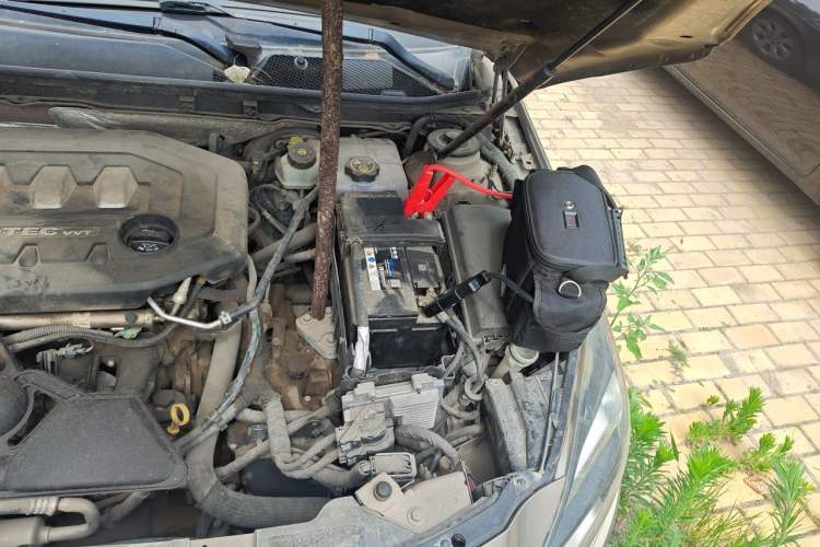 Used Buick Regal 2014 2.0L Leading Fashion Edition Engine Bay Left