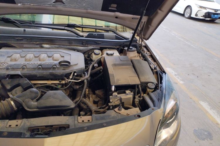 Used Buick Regal 2014 2.0L Leading Fashion Edition Engine Bay Left