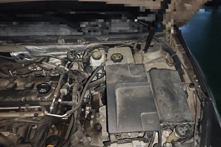 Used Buick Regal 2014 2.0L Leading Fashion Edition Engine Bay Left