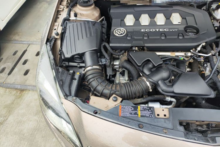 Used Buick Regal 2014 2.0L Leading Fashion Edition Engine Bay Right