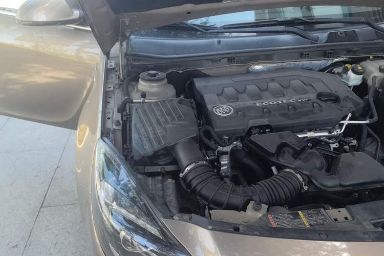 Used Buick Regal 2014 2.0L Leading Fashion Edition Engine Bay Right