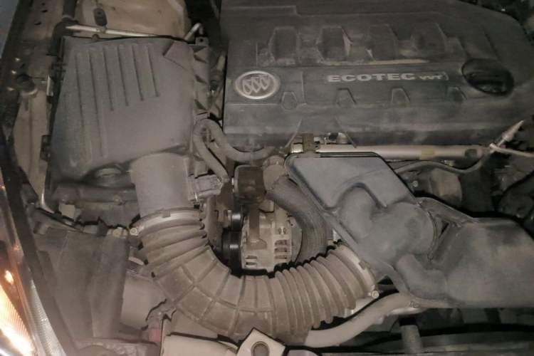 Used Buick Regal 2014 2.0L Elite Fashion Edition Engine Bay Right