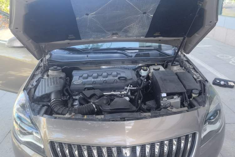 Used Buick Regal 2014 2.0L Leading Fashion Edition Engine Bay