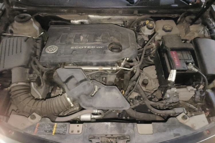 Used Buick Regal 2014 2.0L Elite Fashion Edition Engine Bay