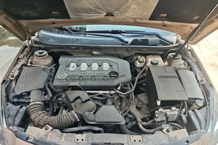 Used Buick Regal 2014 2.0L Elite Fashion Edition Engine Bay
