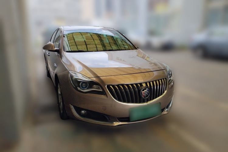 Used Buick Regal 2014 2.0L Leading Fashion Edition Front Right 45 Deg