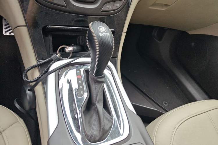 Used Buick Regal 2014 2.0L Elite Fashion Edition Gear Lever