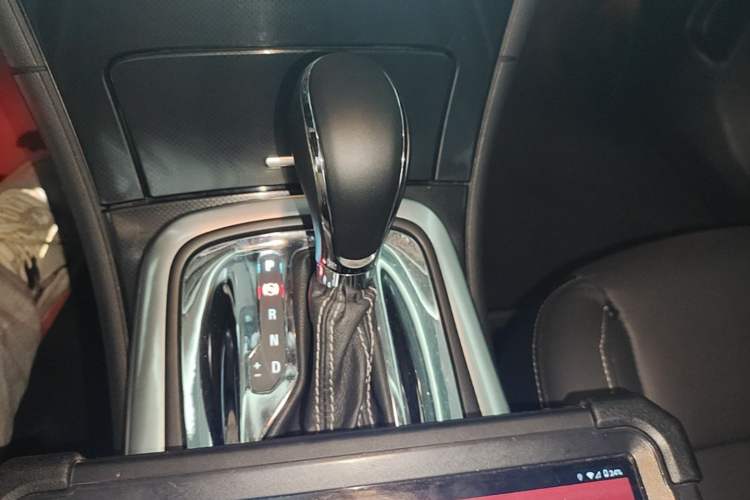 Used Buick Regal 2014 1.6T Fashionable Tech Edition Gear Lever