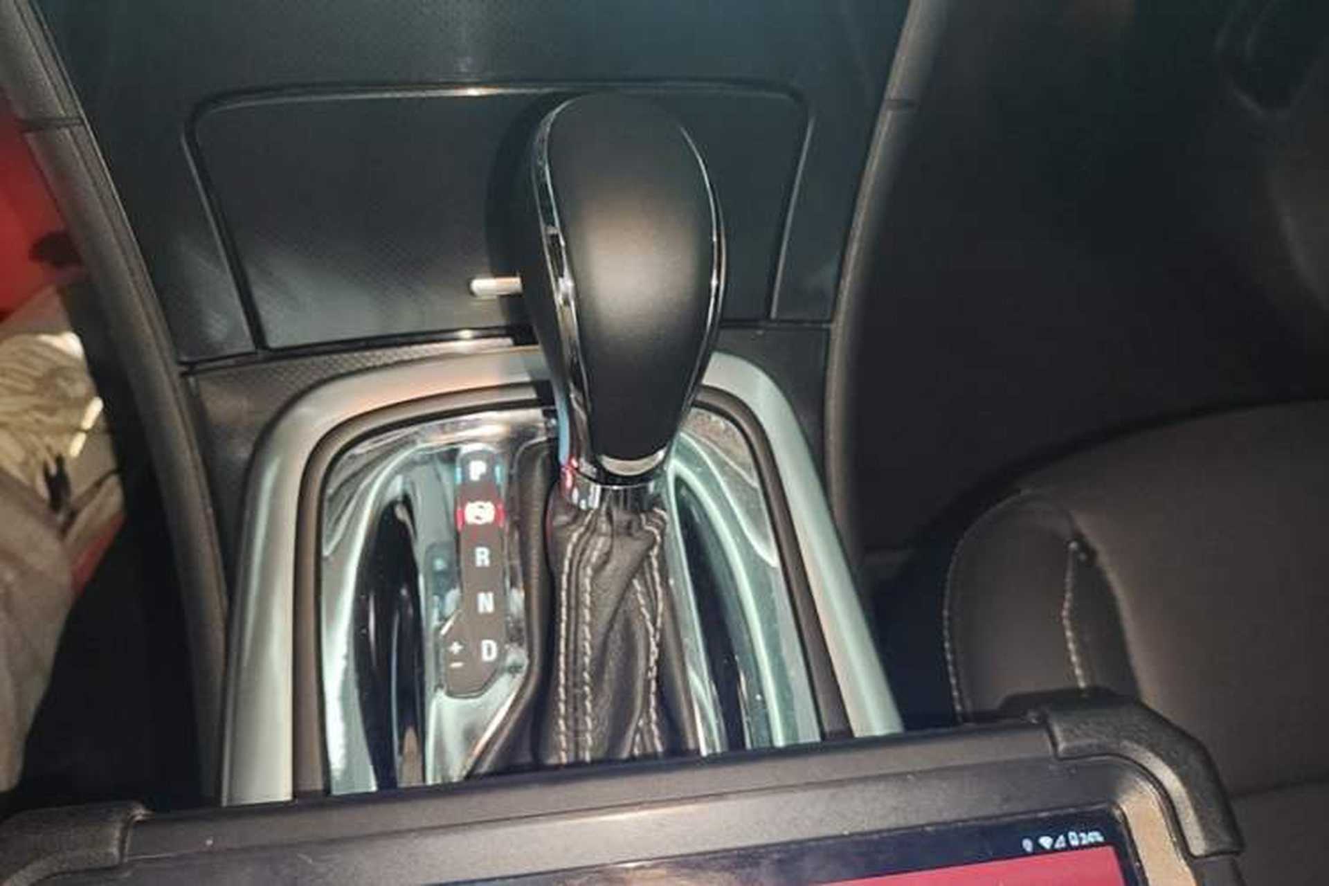 Used Buick Regal 2014 1.6T Fashionable Tech Edition Gear Lever