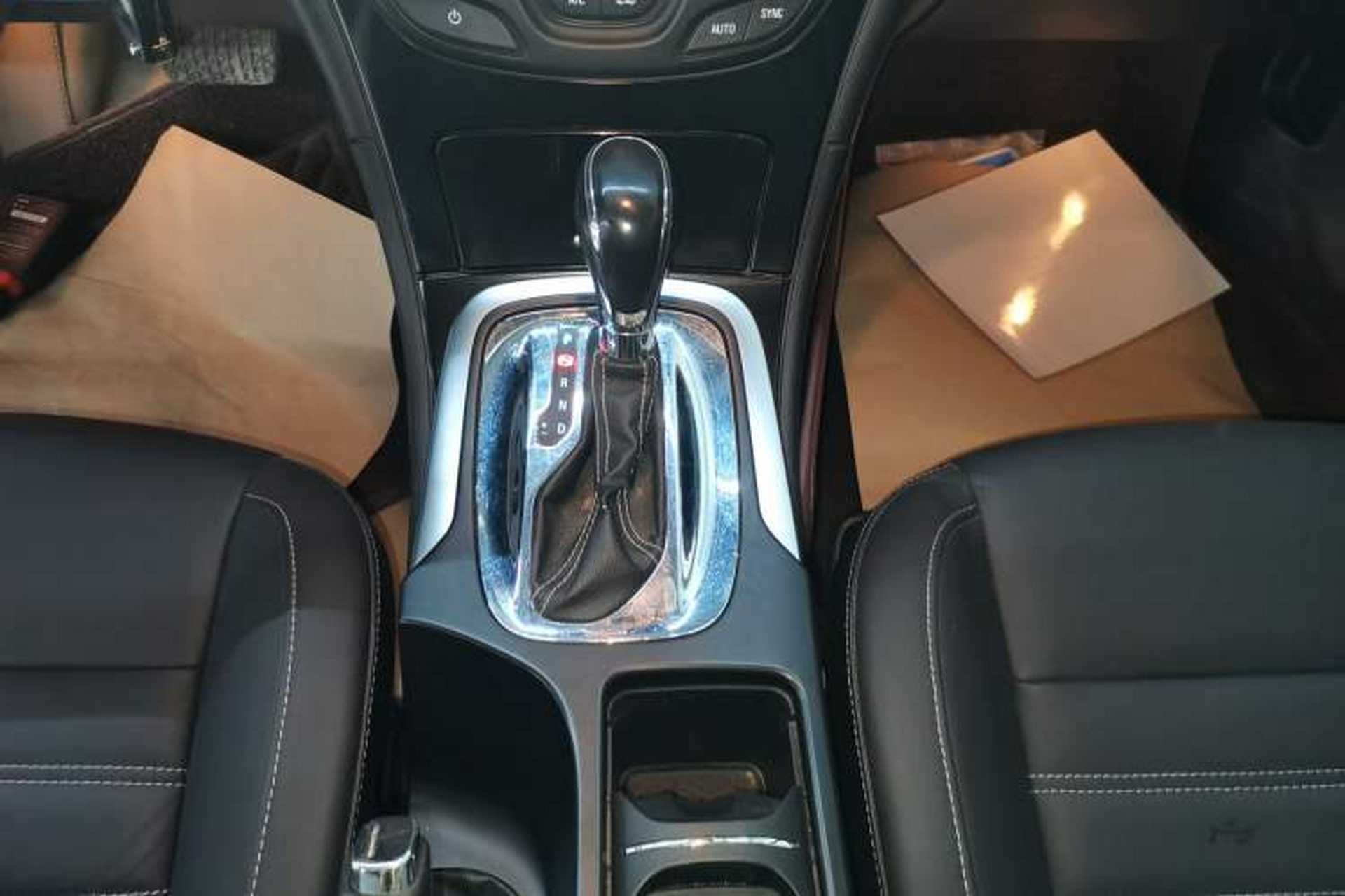 Used Buick Regal 2014 1.6T Fashionable Tech Edition Gear Lever