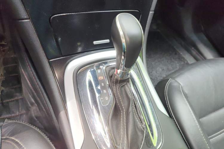 Used Buick Regal 2014 1.6T Fashionable Tech Edition Gear Lever