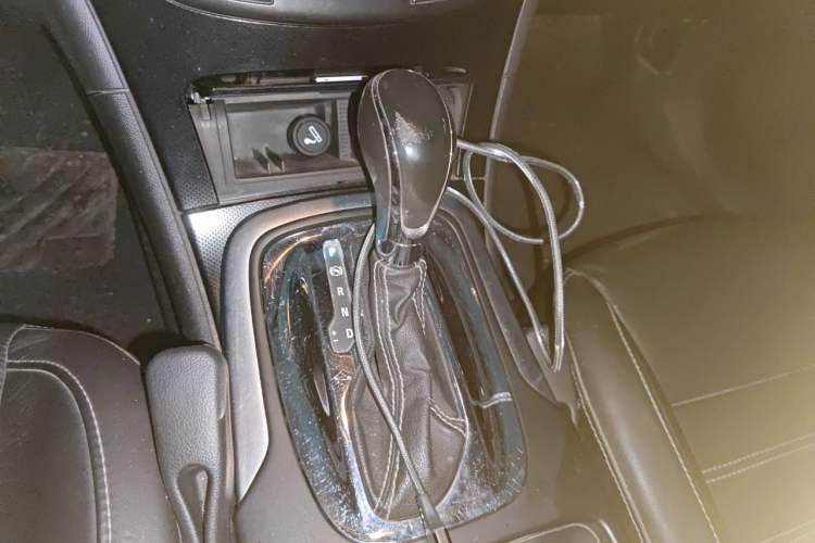 Used Buick Regal 2014 1.6T Fashionable Tech Edition Gear Lever