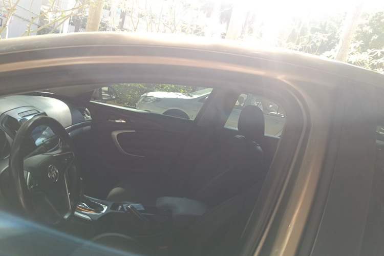 Used Buick Regal 2014 1.6T Fashionable Tech Edition Headliner
