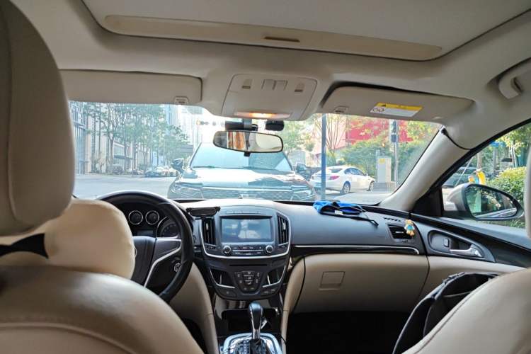 Used Buick Regal 2014 2.0L Leading Fashion Edition Headliner