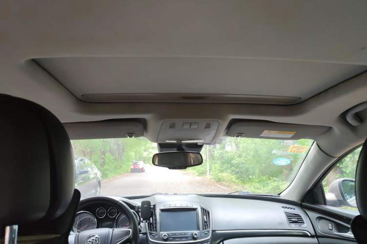 Used Buick Regal 2014 1.6T Fashionable Tech Edition Headliner