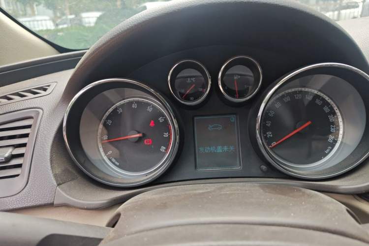 Used Buick Regal 2014 2.0L Leading Fashion Edition Instrument Cluster