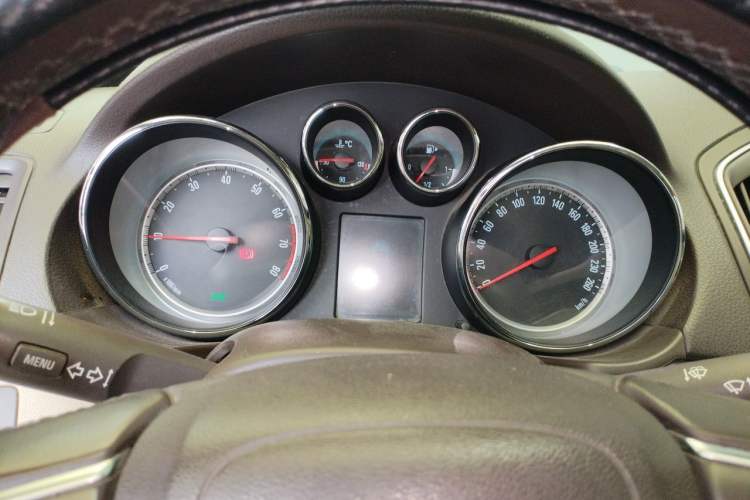Used Buick Regal 2014 2.0L Leading Fashion Edition Instrument Cluster