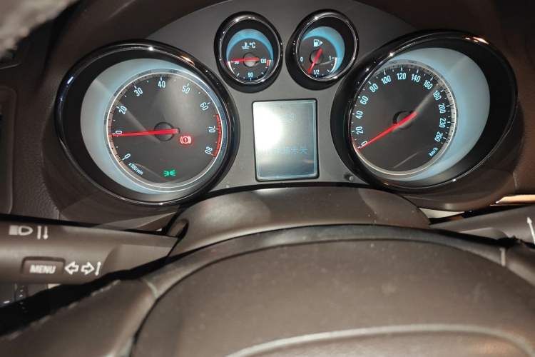 Used Buick Regal 2014 2.0L Leading Fashion Edition Instrument Cluster
