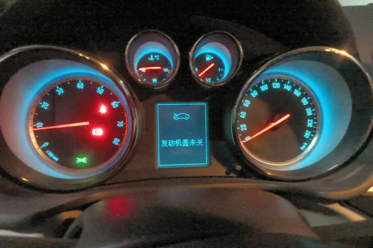 Used Buick Regal 2014 2.0L Elite Fashion Edition Instrument Cluster