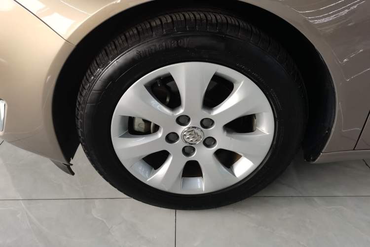 Used Buick Regal 2014 1.6T Fashionable Tech Edition Left Front Wheel Hub