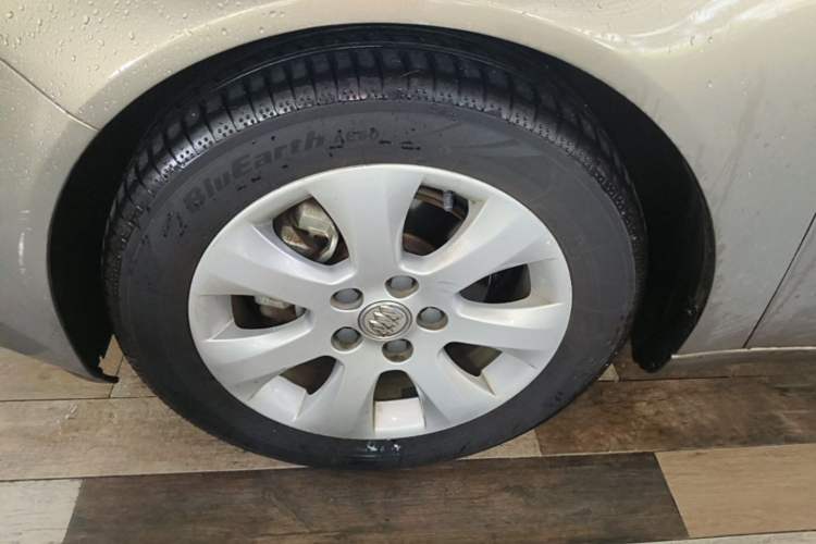 Used Buick Regal 2014 2.0L Elite Fashion Edition Left Front Wheel Hub