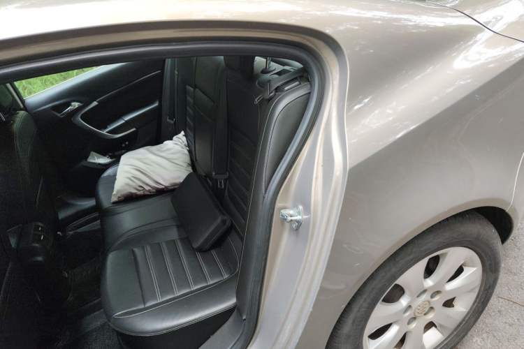 Used Buick Regal 2014 1.6T Fashionable Tech Edition Left Rear Seat