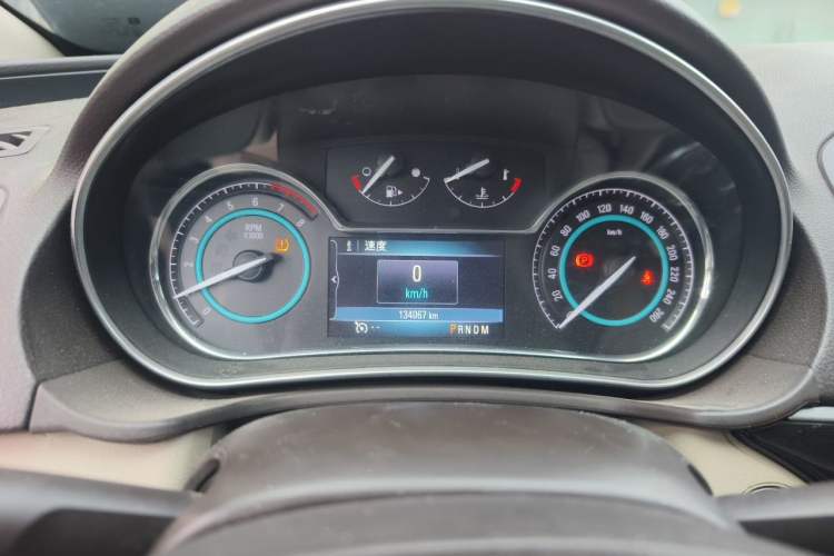 Used Buick Regal 2014 2.0L Elite Fashion Edition Odometer Close Up
