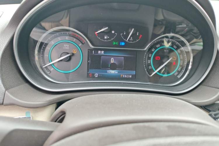 Used Buick Regal 2014 2.0L Elite Fashion Edition Odometer Close Up