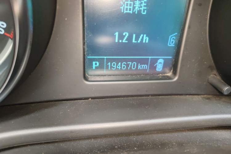 Used Buick Regal 2014 1.6T Fashionable Tech Edition Odometer Close Up