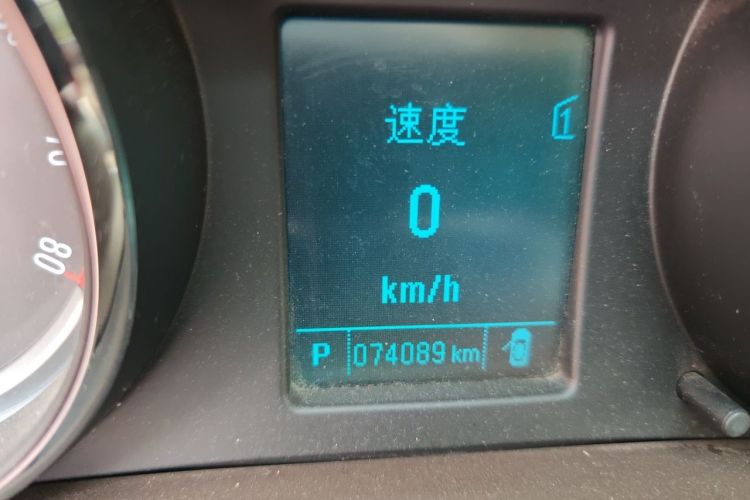 Used Buick Regal 2014 2.0L Leading Fashion Edition Odometer Close Up
