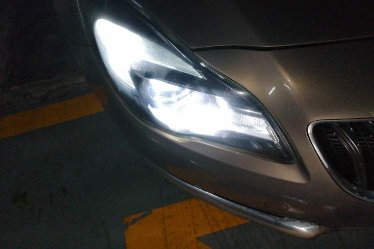Used Buick Regal 2014 2.0L Leading Fashion Edition Right Front Headlight