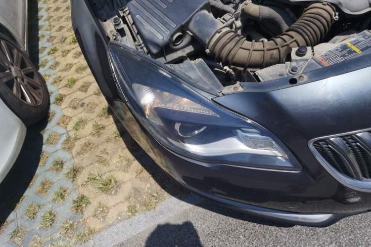 Used Buick Regal 2014 2.0L Elite Fashion Edition Right Front Headlight