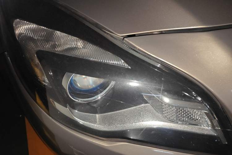 Used Buick Regal 2014 2.0L Leading Fashion Edition Right Front Headlight