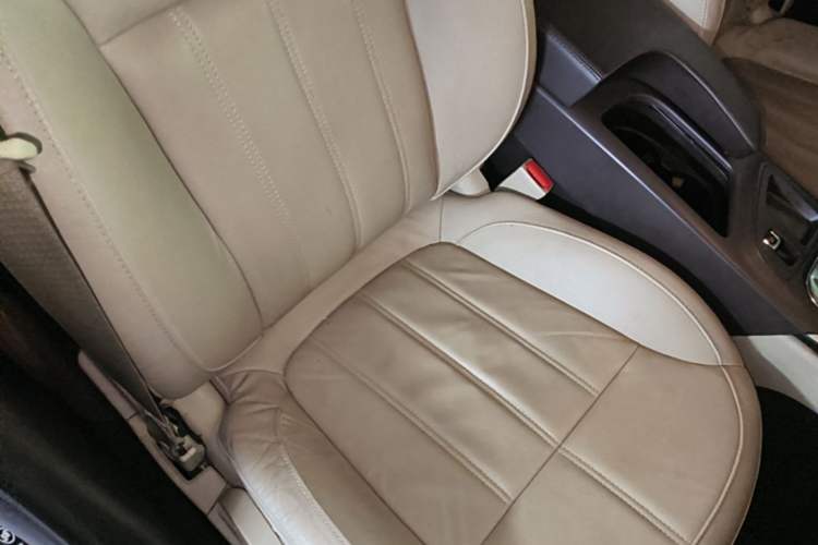 Used Buick Regal 2014 2.0L Elite Fashion Edition Right Front Seat