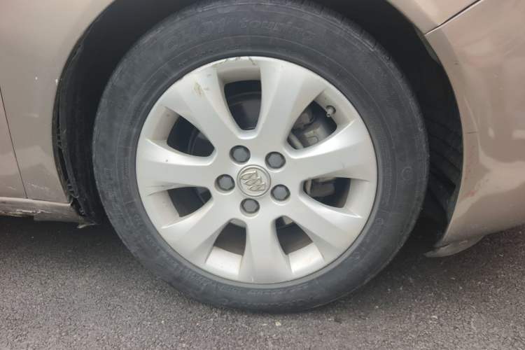 Used Buick Regal 2014 2.0L Elite Fashion Edition Right Front Wheel Hub